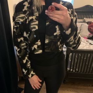 Camo cropped jacket.  Size large.